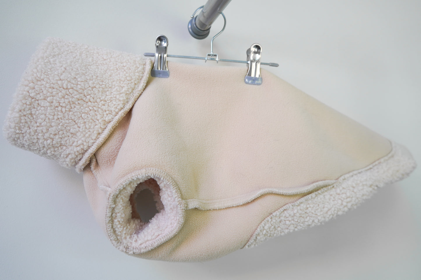Teddy-Fleece Dackel Pullover Creme (Gr. 42) - Perfekt Unperfekt